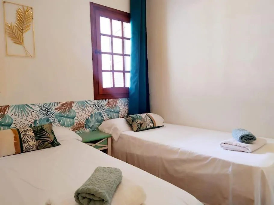 Cheap & Chic: Apartamentos En Son Bou De 2 Dormitorios